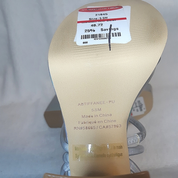 Abound Tiffanee chunky Block Heel Strappy Mettalic Silver sandals Heels Women - Picture 8 of 8